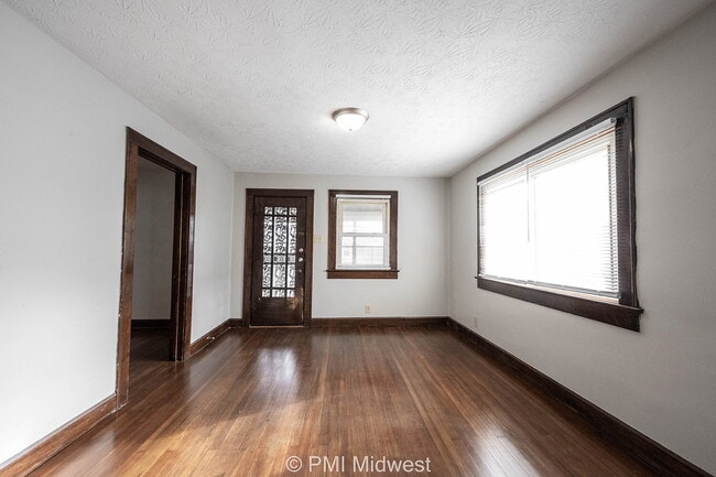 Building Photo - 4850 Hillside Ave