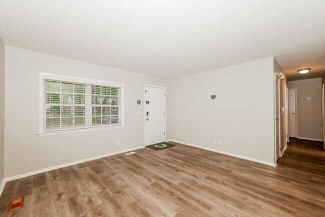 Foto del edificio - 4033 Arborcrest Dr