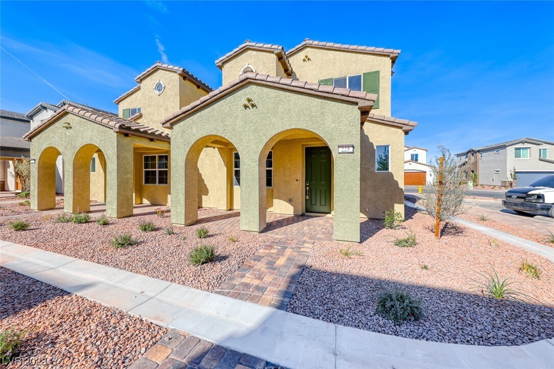 225 Vanhoy Avenue, Henderson, NV 89011 Townhome Rentals in Henderson