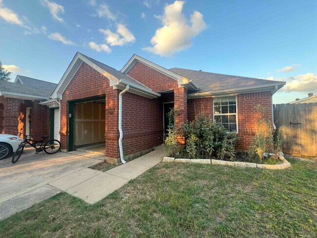Photo - 507 Maple St Townhome