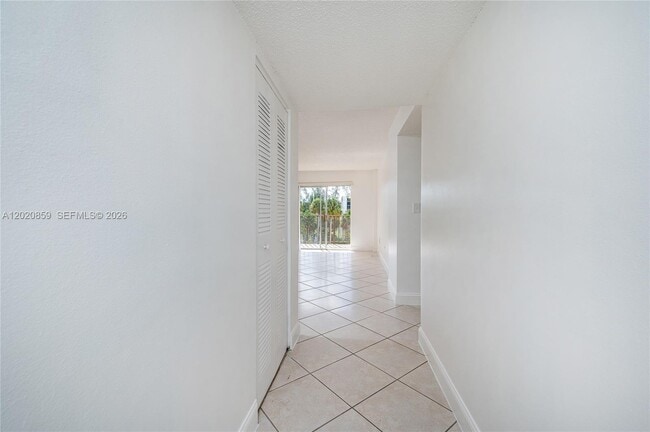 Foto del edificio - 14250 SW 62nd St