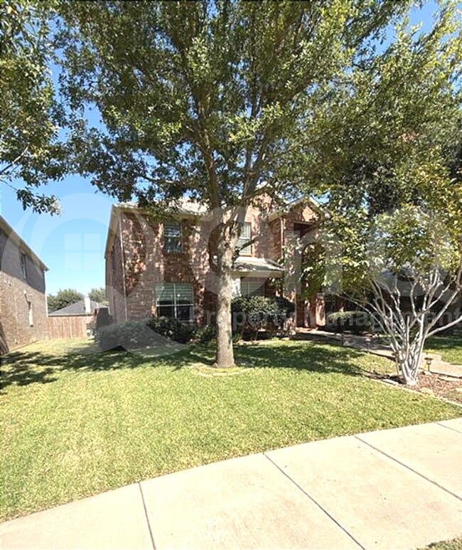 Building Photo - 11594 La Grange Dr