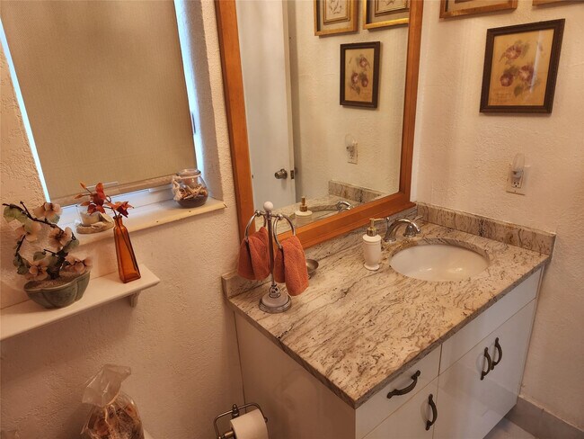 Foto del edificio - 1597 NE 53rd Ct