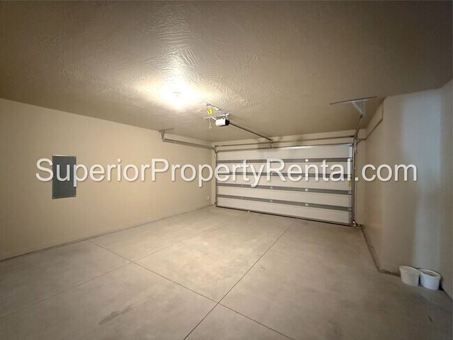 Foto del edificio - New 3 bed, 2.5 bath with 2 car garage home