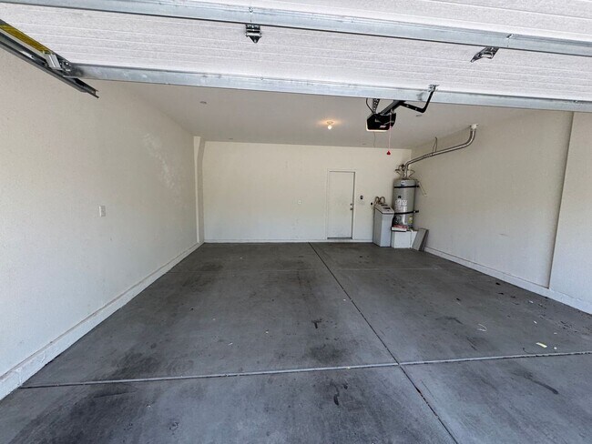 Foto del edificio - Beautiful 3-Bedroom Richmond American Home...