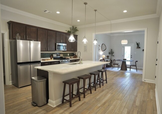 Foto del edificio - 223 St Edmunds Wy