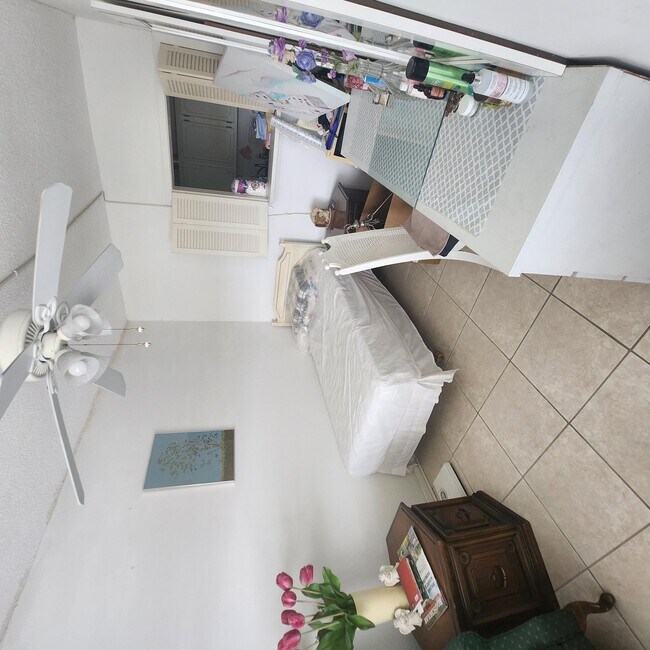 Foto del edificio - 18 Oakridge B