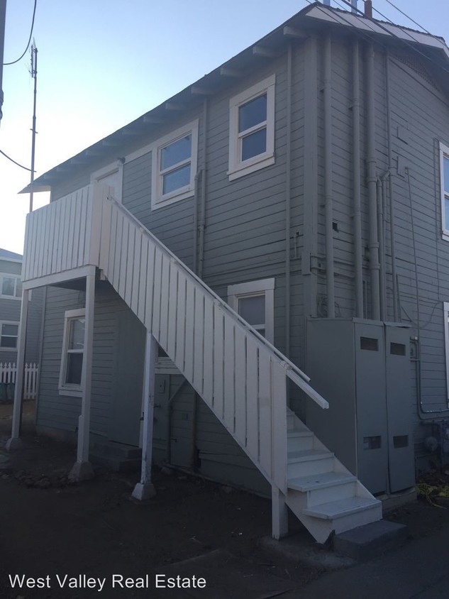 Primary Photo - 1 br, 1 bath House - 728 1/2 Kern St #B