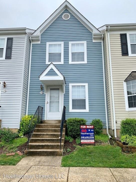 2 br, 1.5 bath House 208 Surry Lane House Rental in Stafford, VA