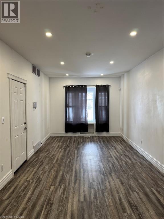 Photo du bâtiment - 1152 King St E