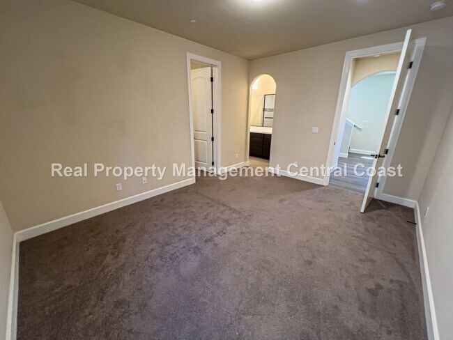 Foto del edificio - AVAILABLE NOW - Stunning Home in Toscano N...