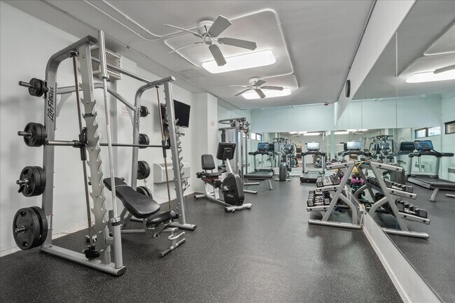 Foto del edificio - 6157 N Sheridan Rd