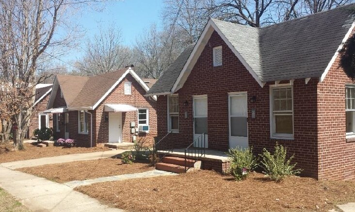 Primary Photo - 911-921 N Jackson St