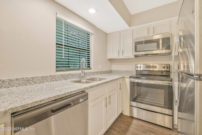 Building Photo - 6843 Corday Rd