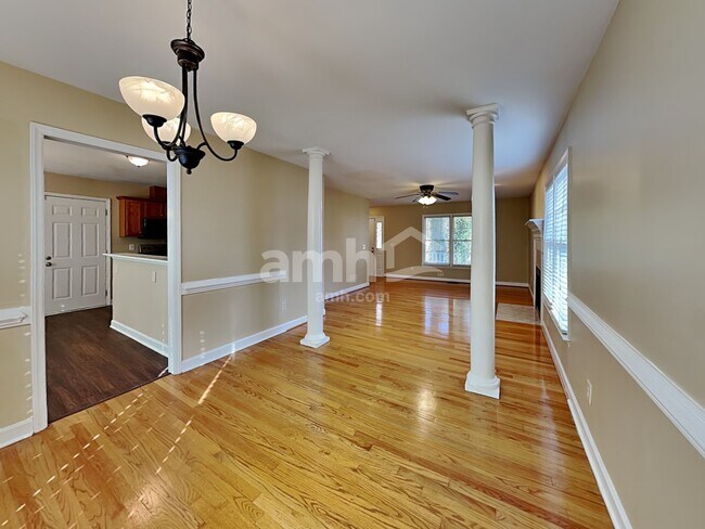 Foto del edificio - 993 Kintail Ct