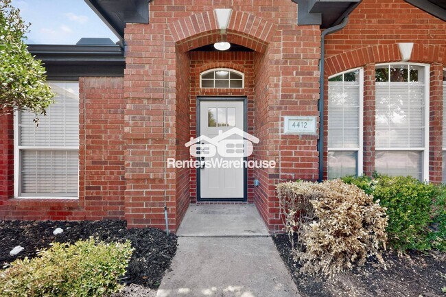 Foto del edificio - 4412 Fox Meadows Ln