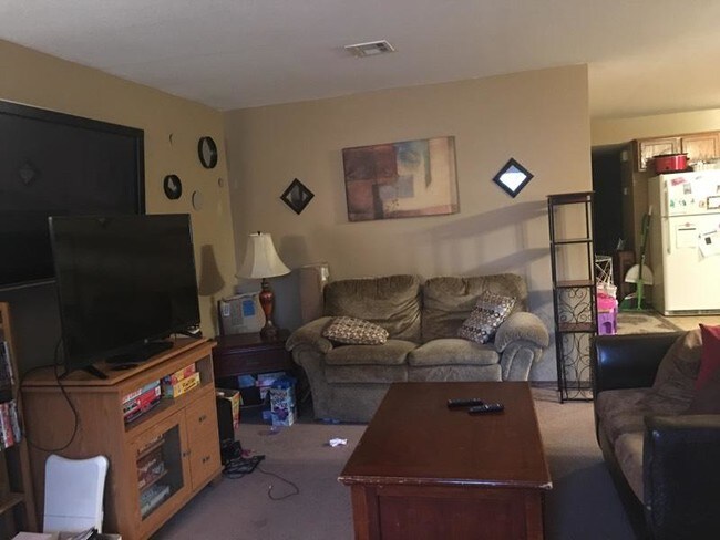 Foto del edificio - 611 S Mt Carmel St