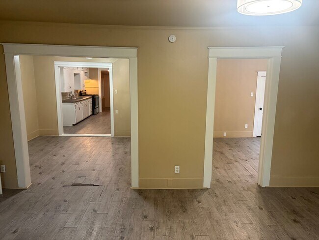 Foto del edificio - 4 Bedroom and 2 Bathroom House