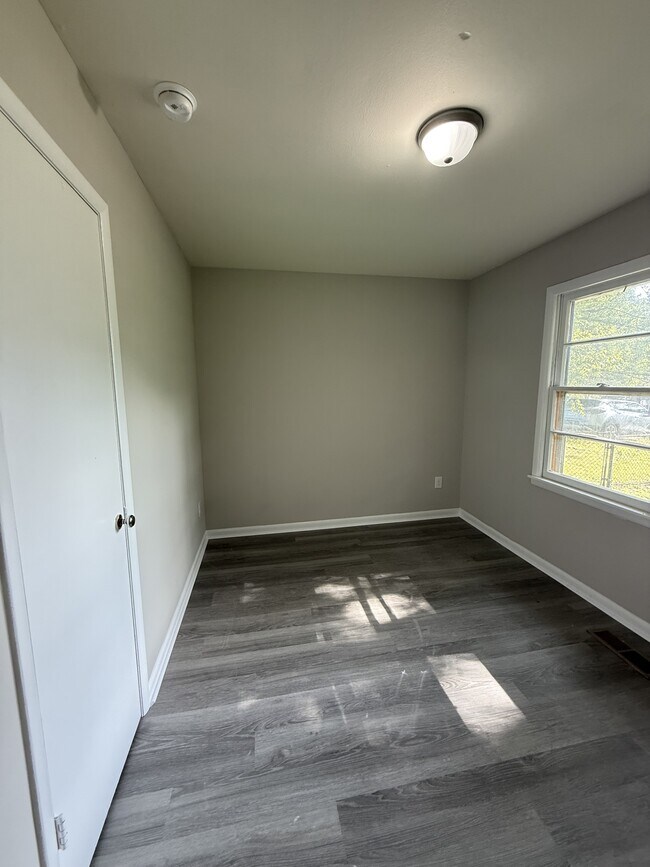 Foto del edificio - 505 18th Ave NW