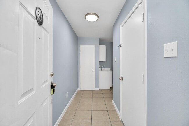 Foto del edificio - 10403 Shadow Oaks Dr