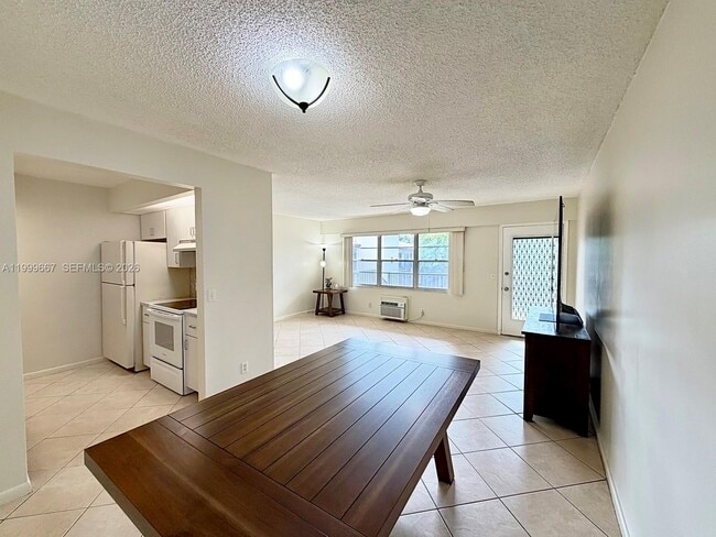 Foto del edificio - 13300 SW 1st St
