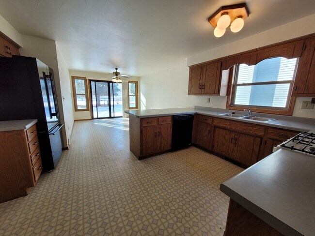 Foto del edificio - 2730 Van Beek Rd