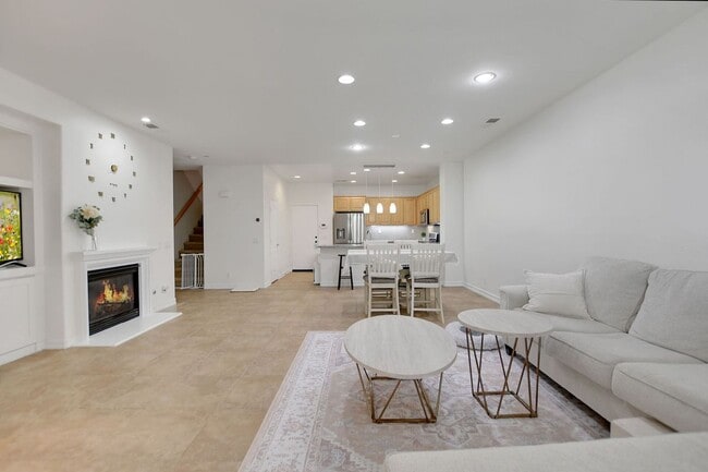 Building Photo - 15723 Parkhouse Dr