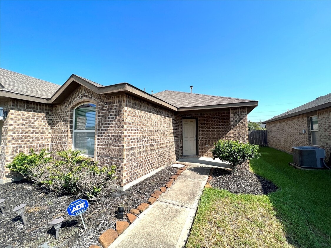 Foto principal - 28806 Innes Park Pl