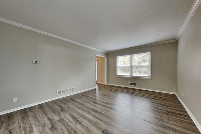 Building Photo - 2779 Lanier Dr