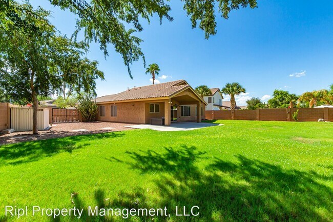 Building Photo - 3 br, 2.5 bath House - 652 W. Canary Way