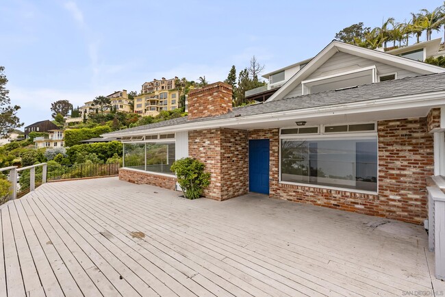 Building Photo - 1703 Castellana Rd