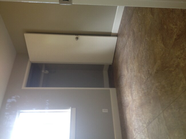 Foto del edificio - 140 Uwapo Rd