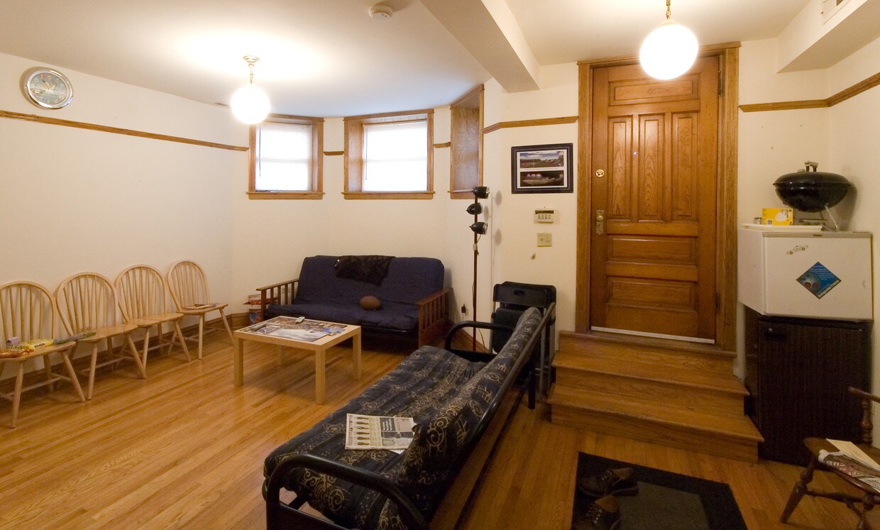 Primary Photo - 3824 N Sheffield Ave