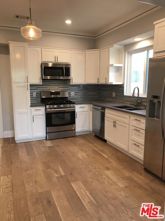 Foto del edificio - 767 N Ridgewood Pl