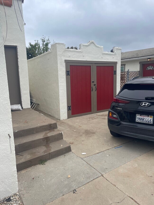 Almacenamiento - 287 W Mission Ave