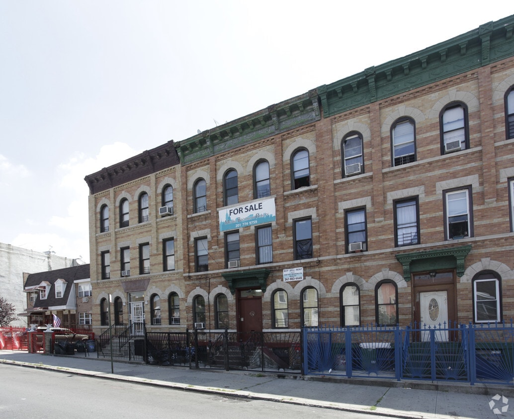 1368 Putnam Ave Apartments in Brooklyn, NY