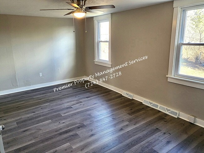 Building Photo - 1390 Barclay Hill Rd