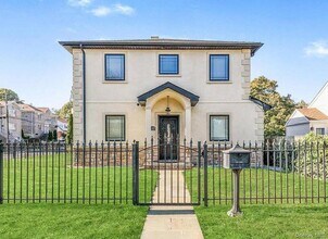 Building Photo - 113 Maple Pl