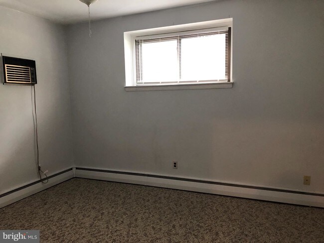 Building Photo - 1315 Delmont Ave
