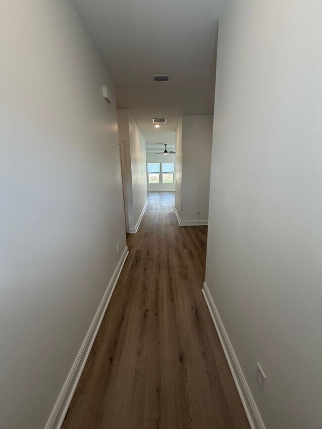 Foto del edificio - 1303 Louisiana Ave