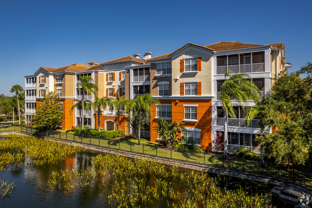 Foto principal - Monterey at Lake Seminole Condo