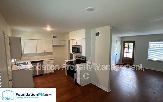 Building Photo - 1340 S White Station Rd