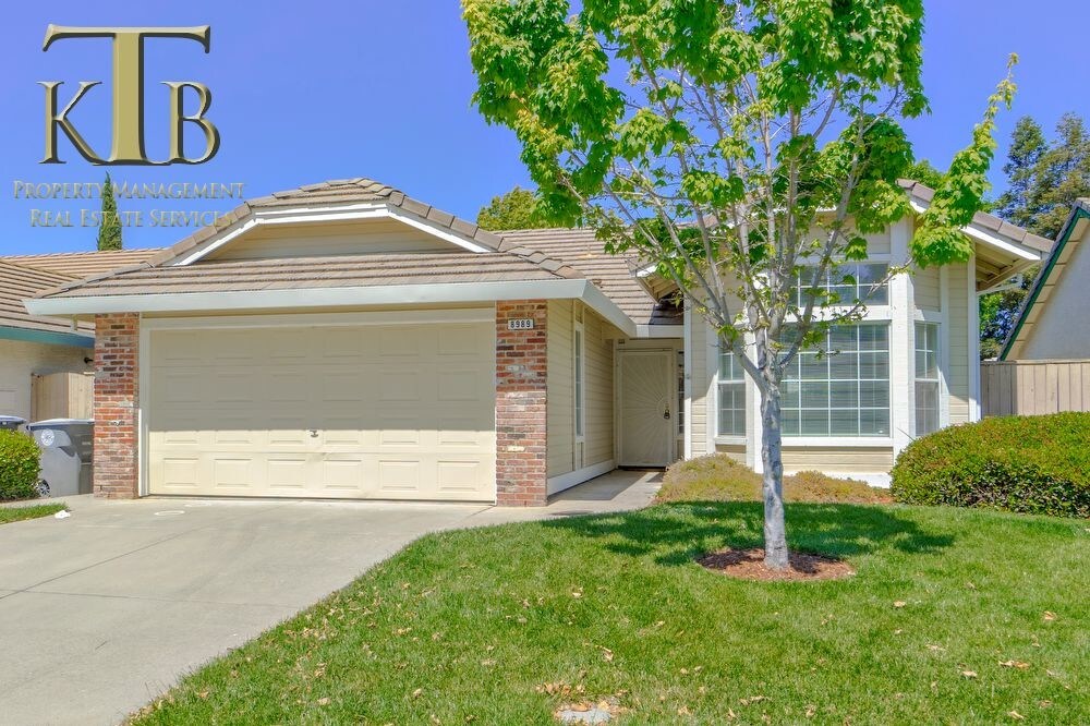 8989 E Valley Dr, Elk Grove, CA 95624