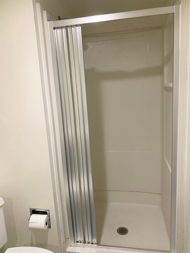 2nd bathroom - 8370 Greensboro Dr