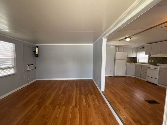 Building Photo - 59 Fairview Dr S