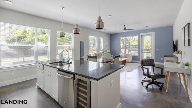 Building Photo - 4001 Ross Ave