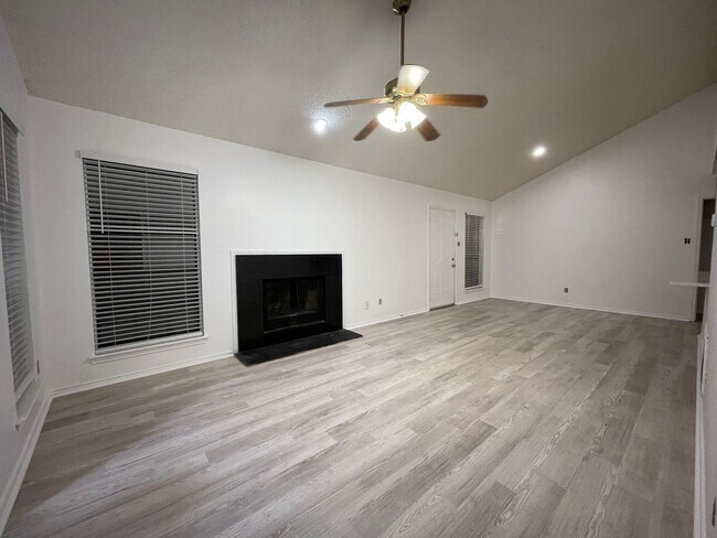 Building Photo - 2422-2424 Sherry Street