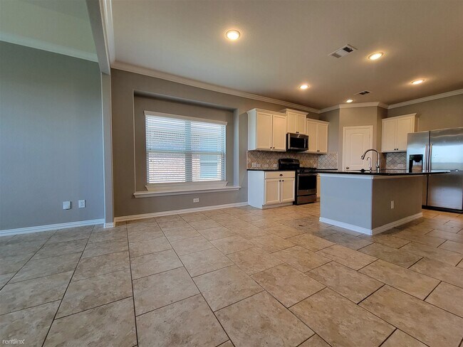 Building Photo - 4 br, 2.5 bath House - 2700 Auburn Chestnu...