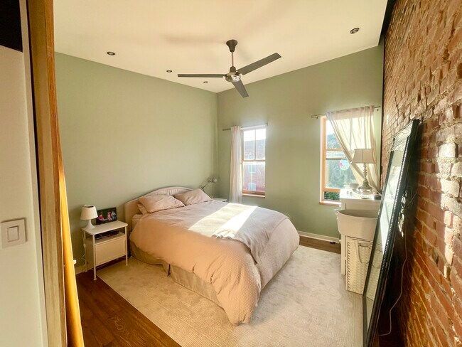 Foto del edificio - 1449 Richardson St