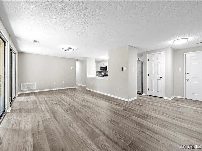 Building Photo - 7604 Roscommon Ct